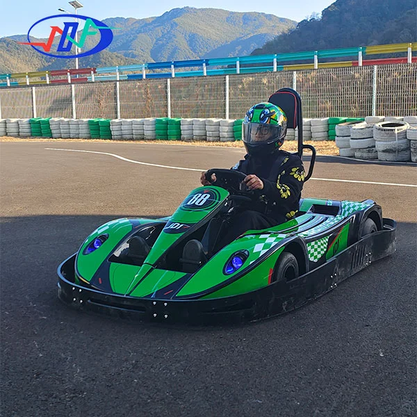 Làm thế nào để lựa chọn giữa một go-kart nhiên liệu và một chiếc điện người lớn?